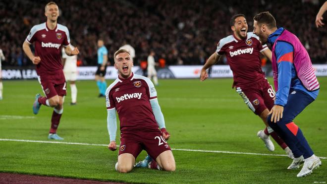 南安普顿不敌普雷斯顿后，后卫内森-伍德与本队球迷发生口角