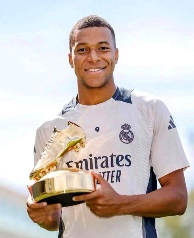 解析“赌注金额”的脱敏：为什么越玩越大是必然趋势？（赌注金额的麻木化：为何越赌越大不可避免？）